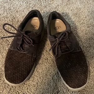 Men's size 9 ugg shoe